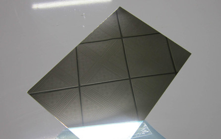 進口鏡面鋁板與國產(chǎn)鏡面鋁板有啥區(qū)別？